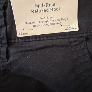 Hollister Mid-Rise Relaxed Boot Cut Pants in Black